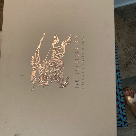 Classic Burberry rain boots - Picture 2 of 5